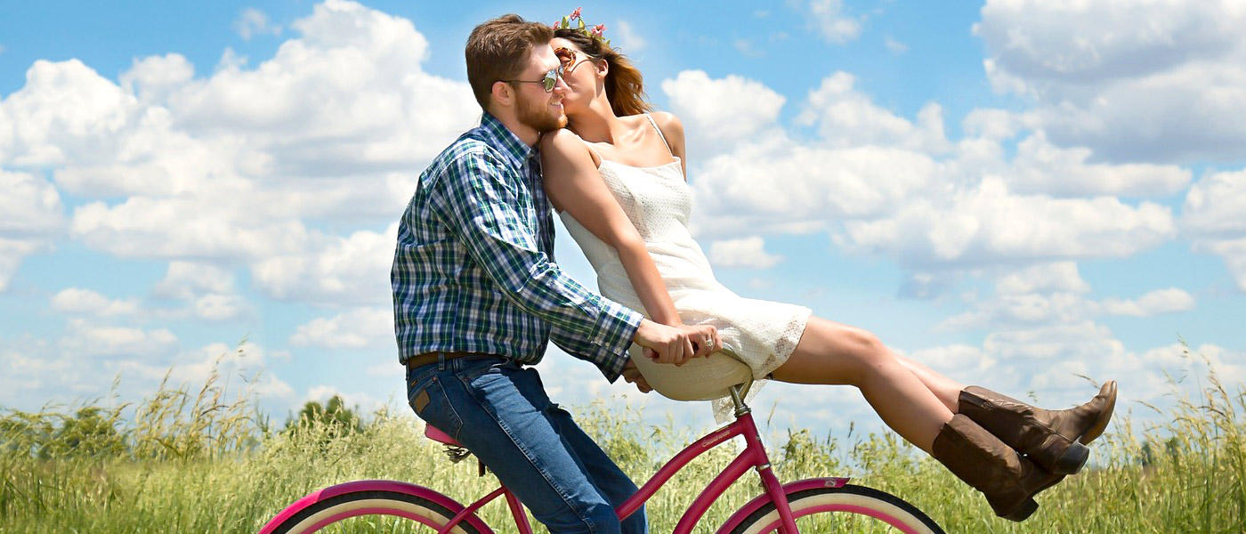 Pärchen auf Fahrrad